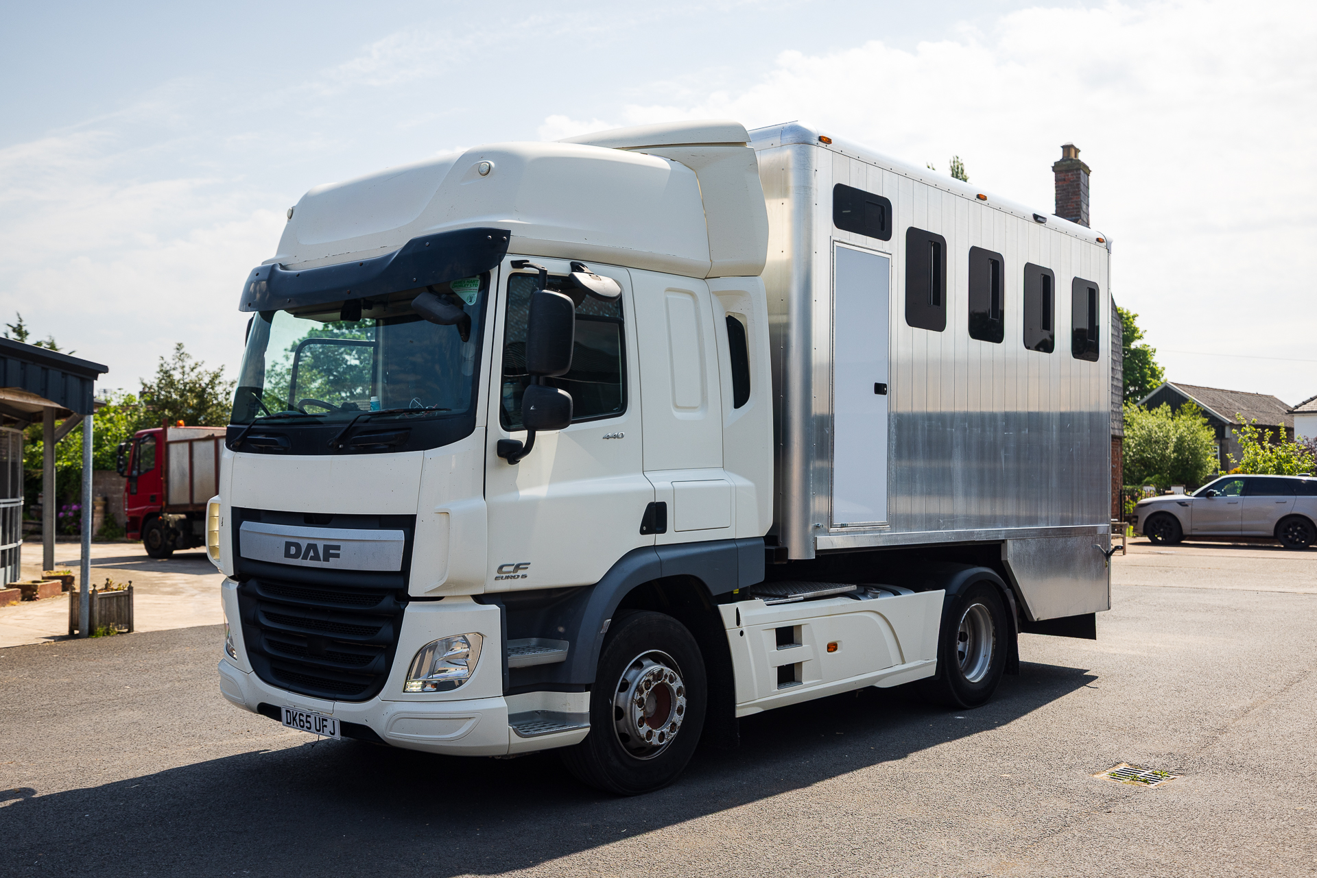 2015 DAF 440 QC Horseboxes